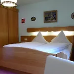 Haus Kehlstein בית הארחה 3*