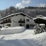 בית הארחה Haus Kehlstein 3*