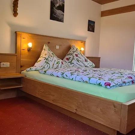 Konukevi Haus Kehlstein 3*