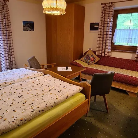 Pensionat Haus Kehlstein 3*