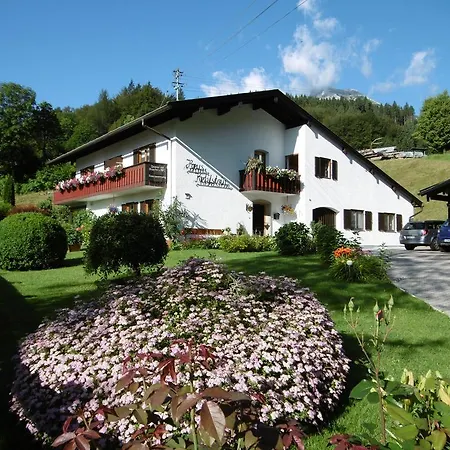 Konukevi Haus Kehlstein 3*