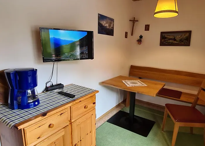 Πανσιόν Haus Kehlstein 3*